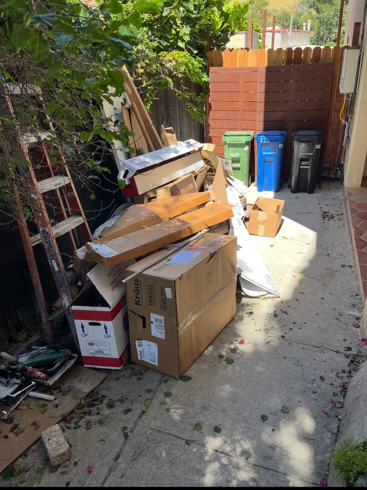 Full Residential Property Cleanout in Los Angeles image