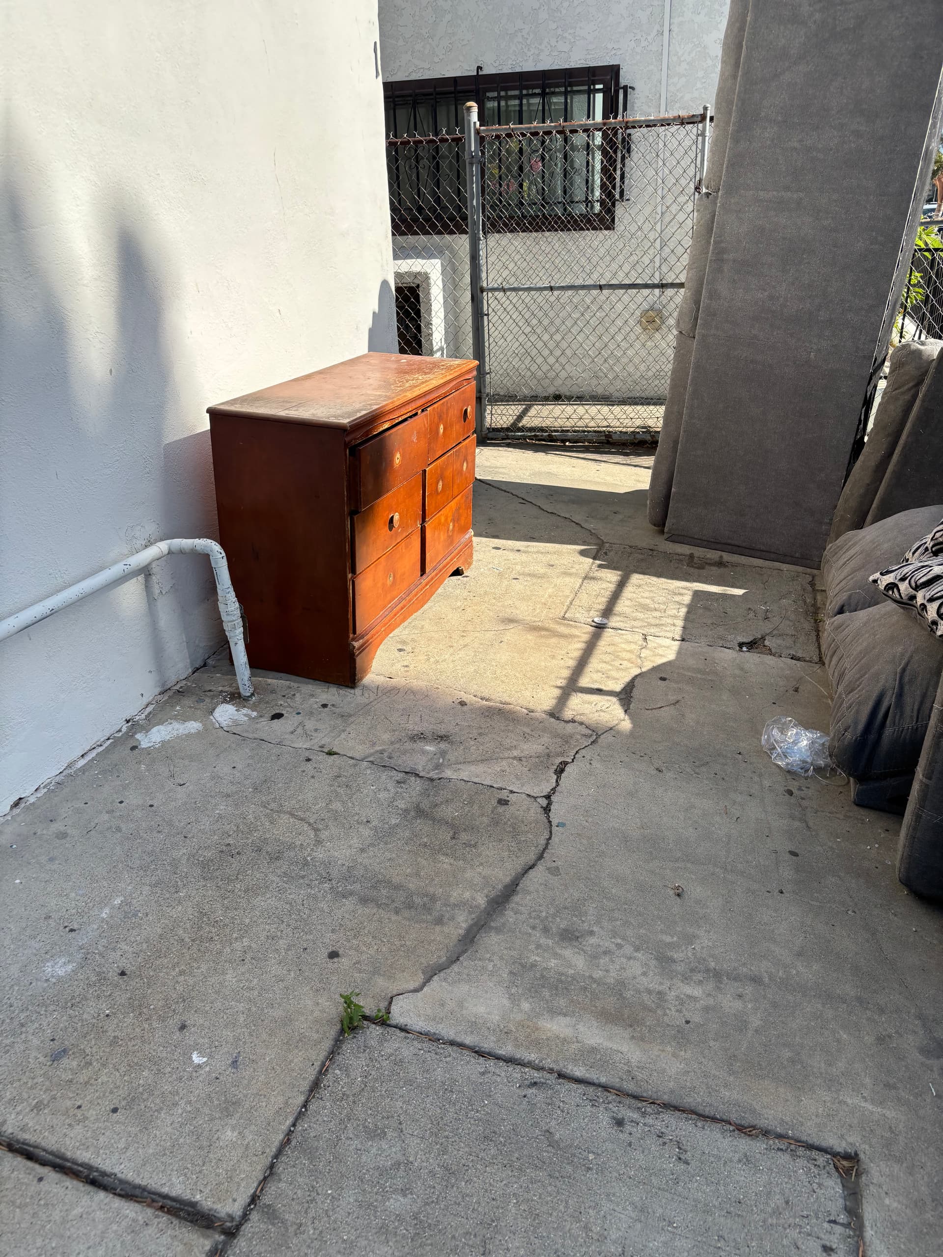 Gallery photos for Furniture Removal in Long Beach Done Fast: Image #1