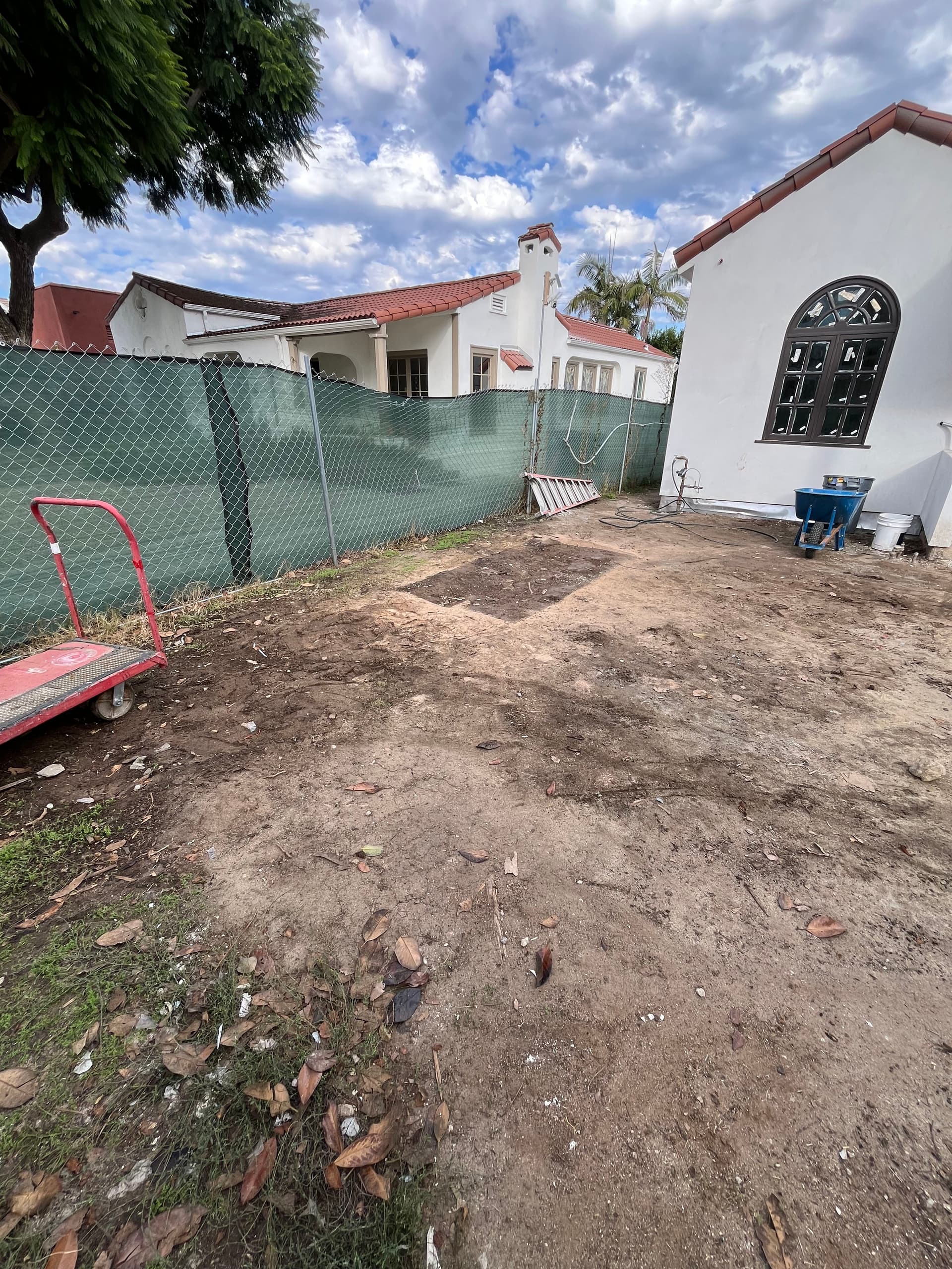 Gallery photos for Demolition Debris Removal on a Los Angeles Job Site: Image #1