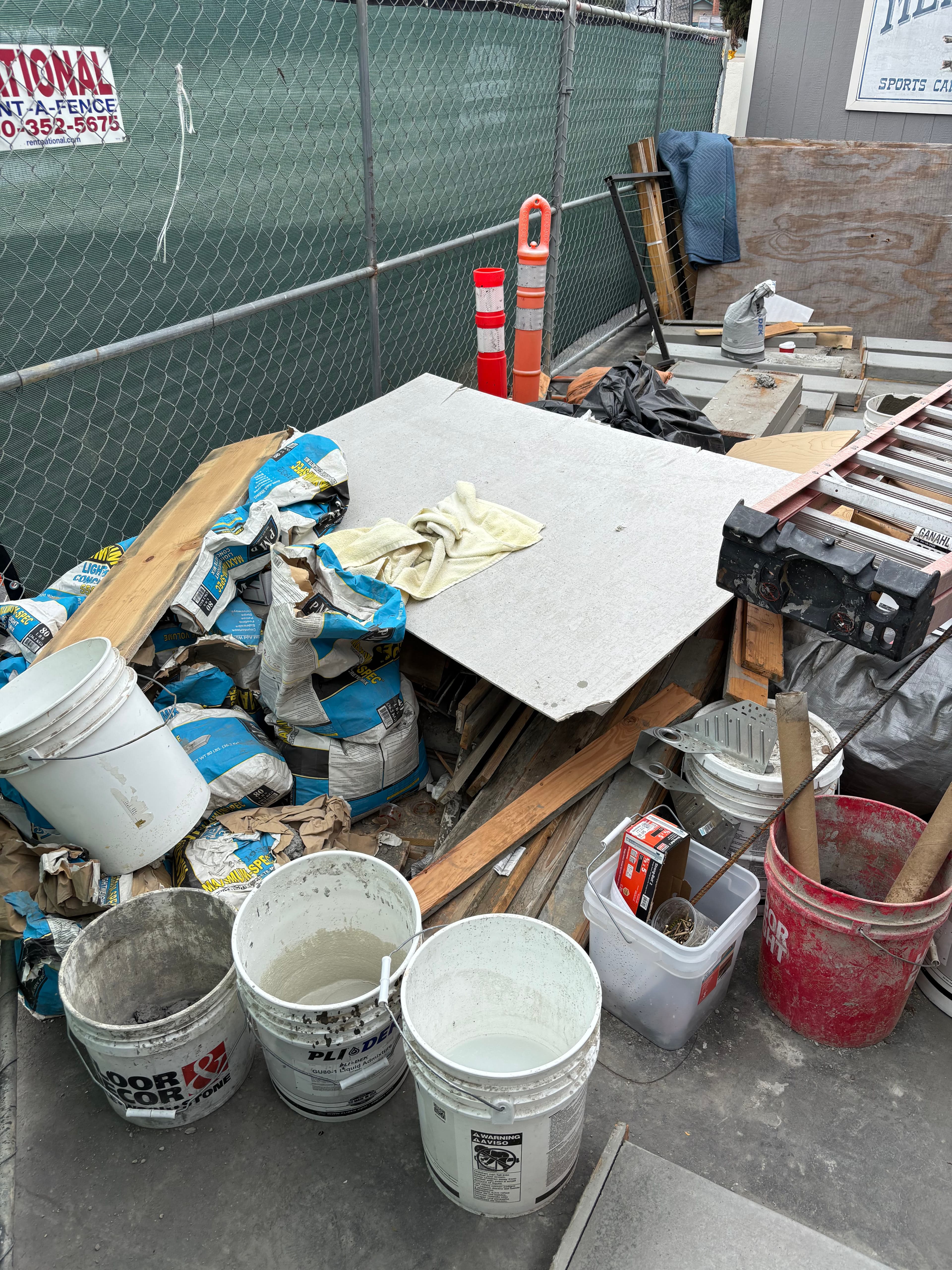 Project Construction Site Debris Removal in Tustin image